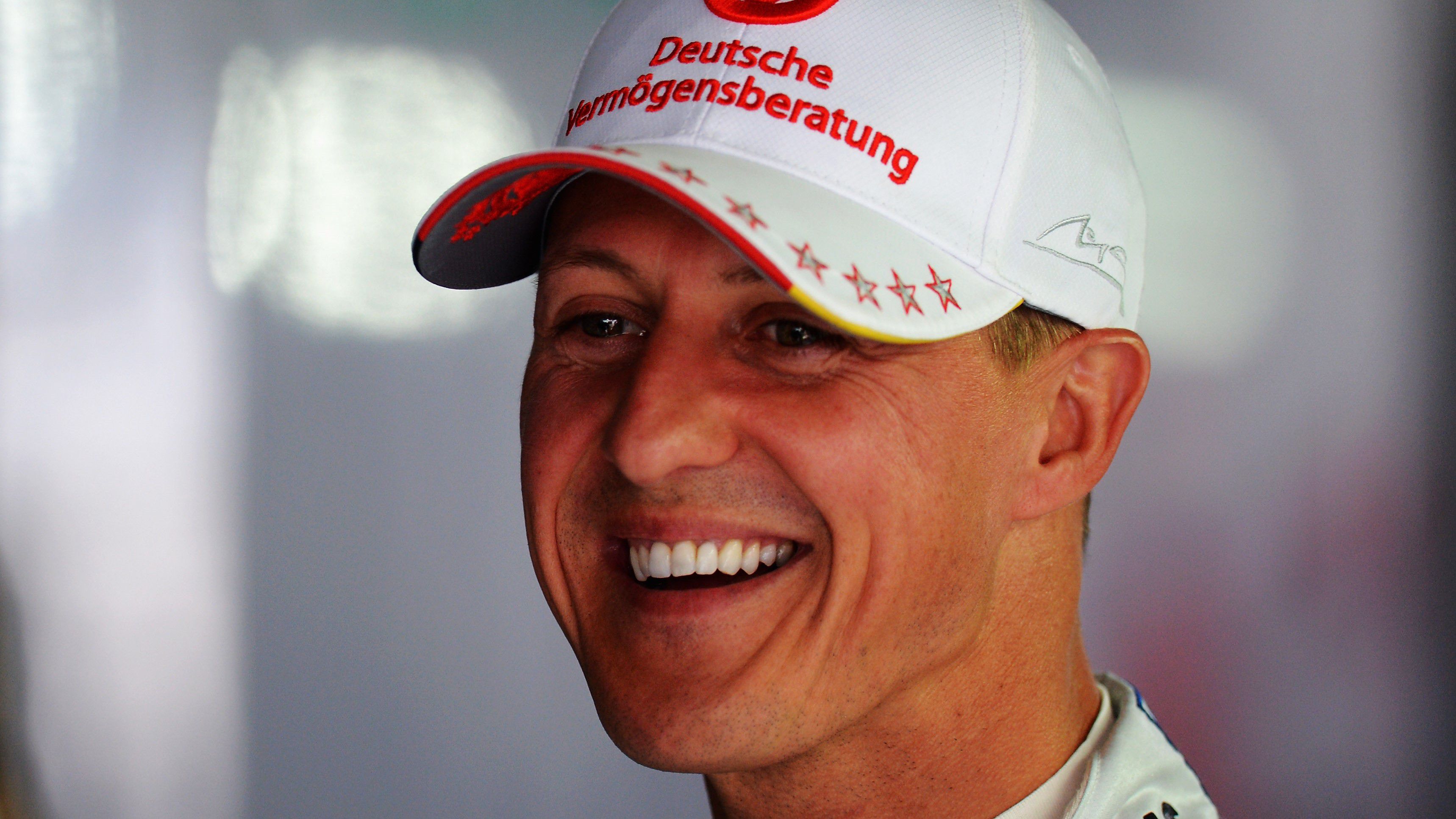 Érzelmes fotóval köszöntötte fia a születésnapos Michael Schumachert