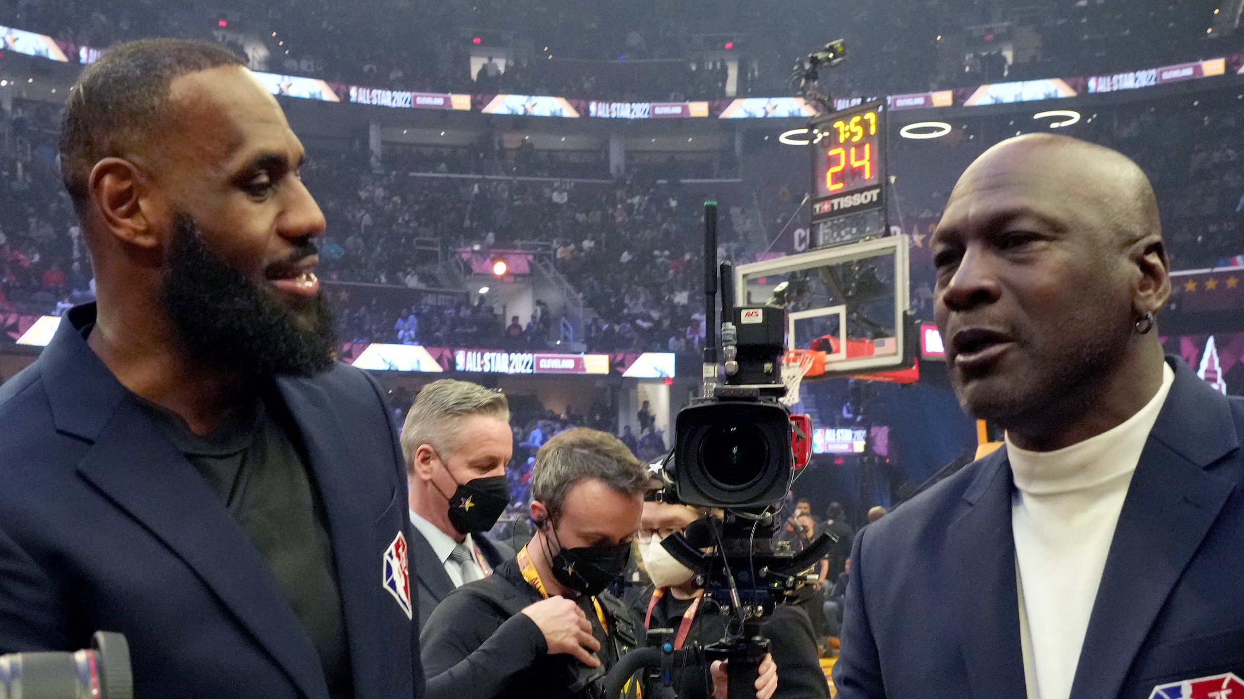 Lenyűgöző! LeBron James megdöntötte Michael Jordan rekordját