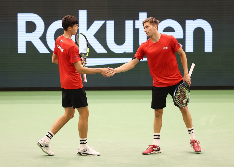 Hihetetlen bravúr a Davis-kupában: a magyar páros ötszörös Grand Slam-győztest vert, 2–1-re vezetünk
