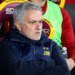Mesés ajánlatért cserébe távozhat Mourinho