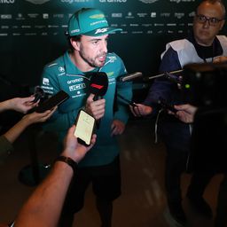 A Ferrarinál már most lemondtak a pole-pozícióról; Hamilton szerint óriási bajban van a Mercedes