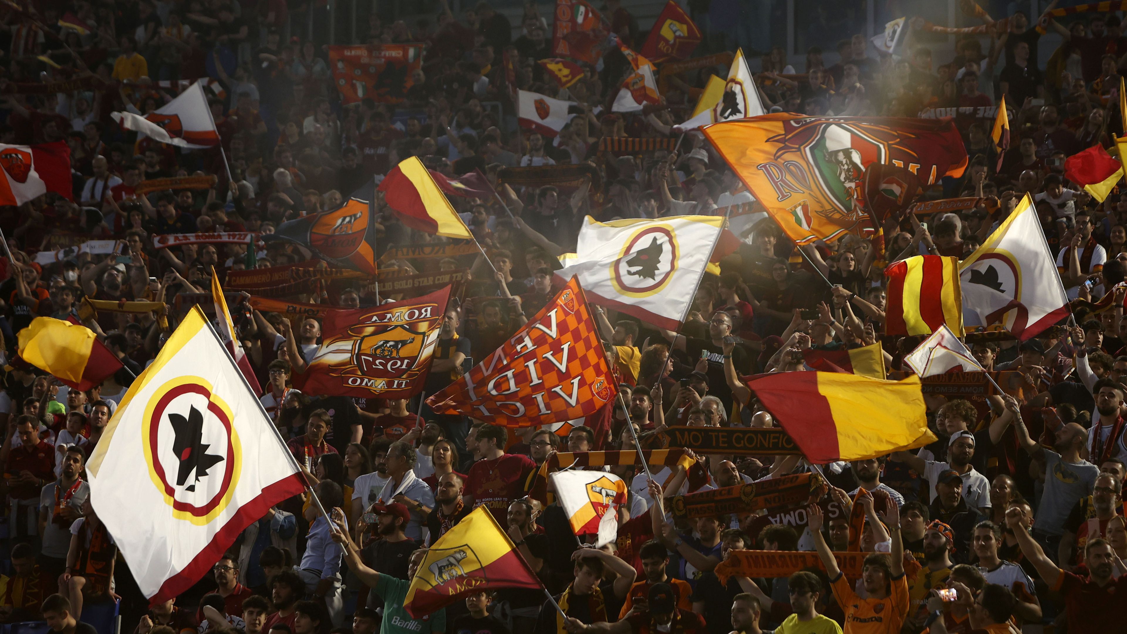 Az UEFA reagált az olaszok lépésére: nem lehetnek vendégszurkolók az El-meccsen