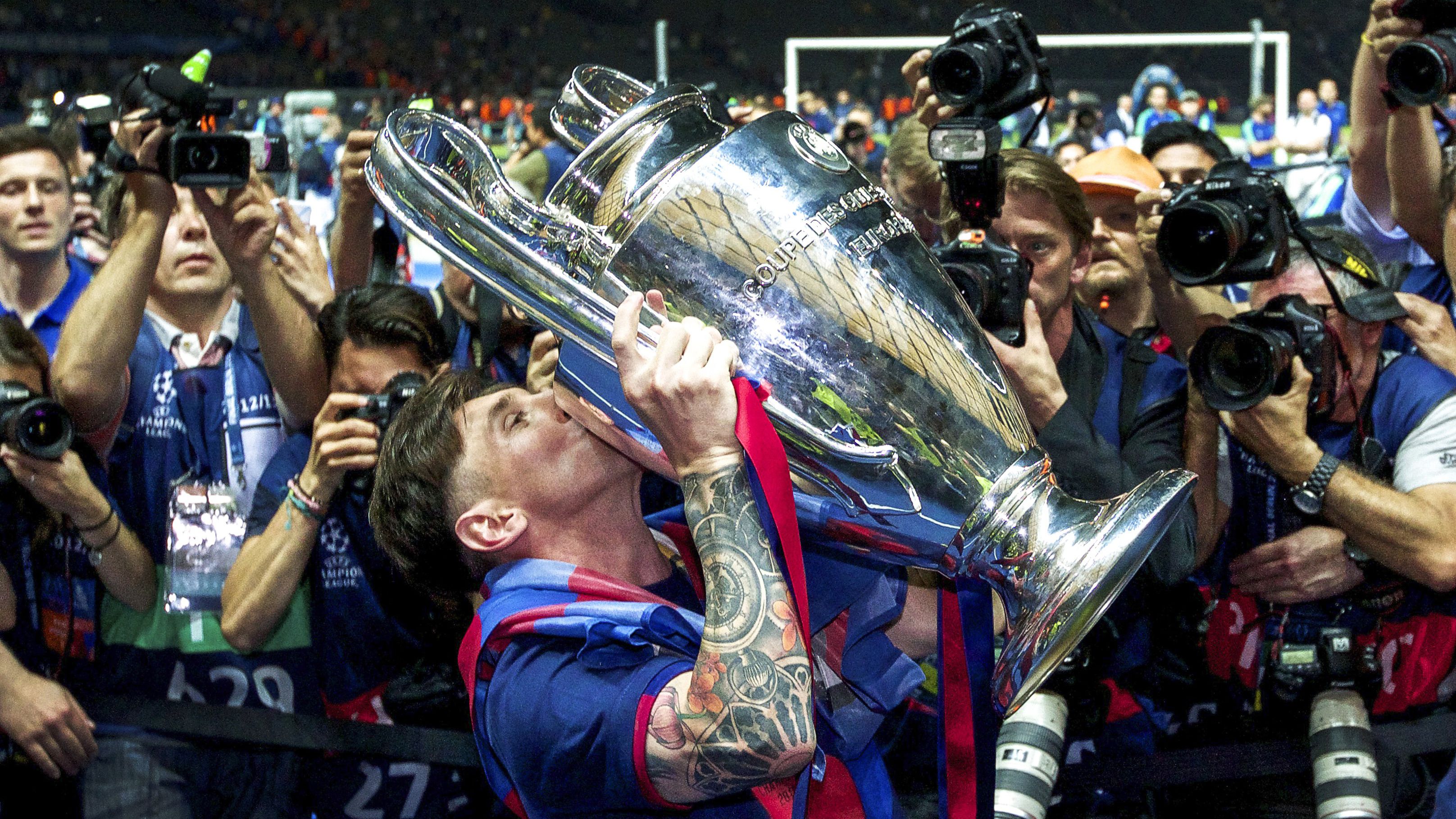 Ma már csak emlék, amikor Messi a Barcelona játékosaként felemelte a BL-serleget – könnyen lehet, hogy soha többet nem látunk ilyet