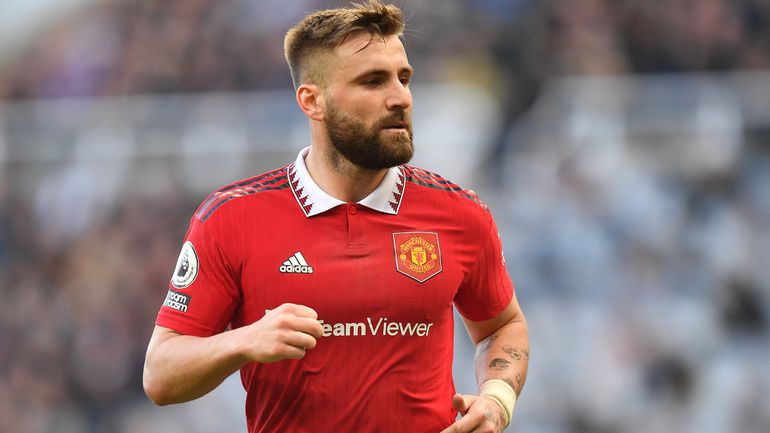 Luke Shaw hosszabbított az MU-val