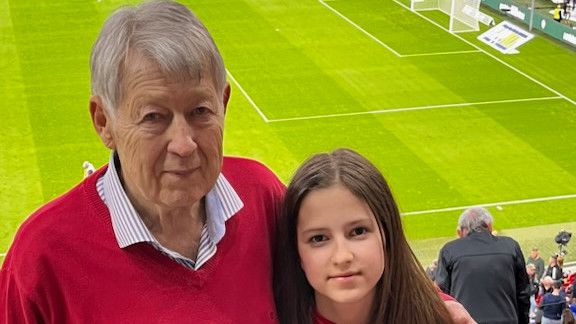 Gellei Imre az idén az unokájával, Pannával ment ki a kupadöntőre a Puskás Arénába / Fotó: archív