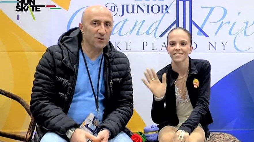 Láng Júliával a 2019-es junior vb-n. 2023-ra ő maradt az egyetlen magyar a magyar műkorcsolya-válogatottban (Fotó: Facebook)