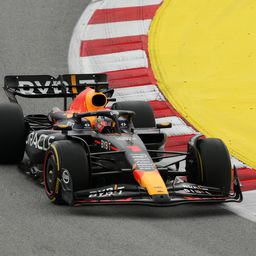 Max Verstappen sima győzelmet aratott Barcelonában
