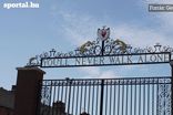 Így búcsúztak Jotától a Liverpool stadionjánál