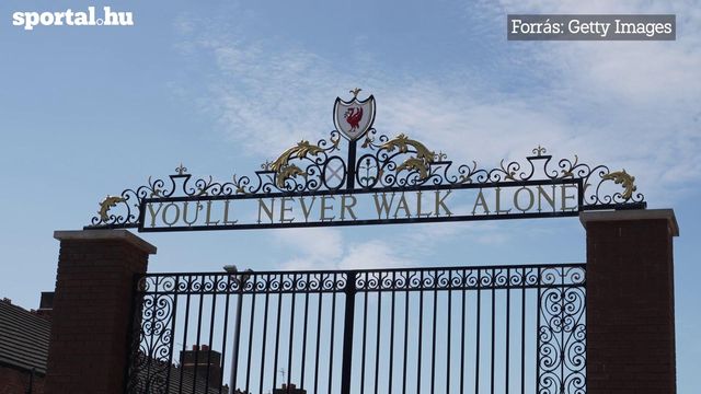 Így búcsúztak Jotától a Liverpool stadionjánál