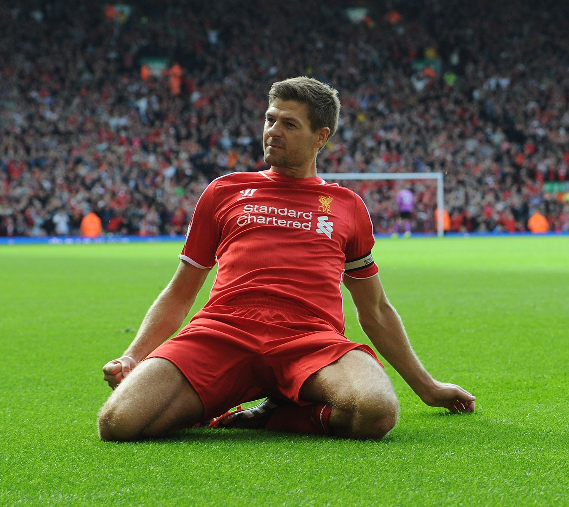 A nagy előd, Steven Gerrard is gyakran ünnepelt így az Anfielden /Fotó: Getty Images
