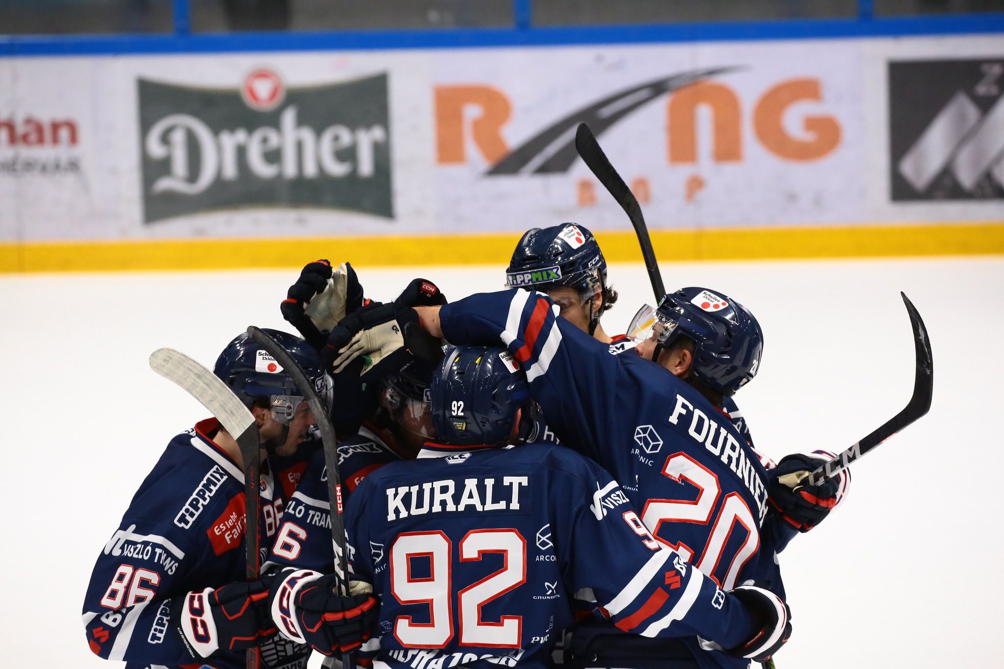 Bécsben a Fehérvár jégkorongcsapata, DVTK–UTE meccs a bajnokságban – pénteki sportműsor