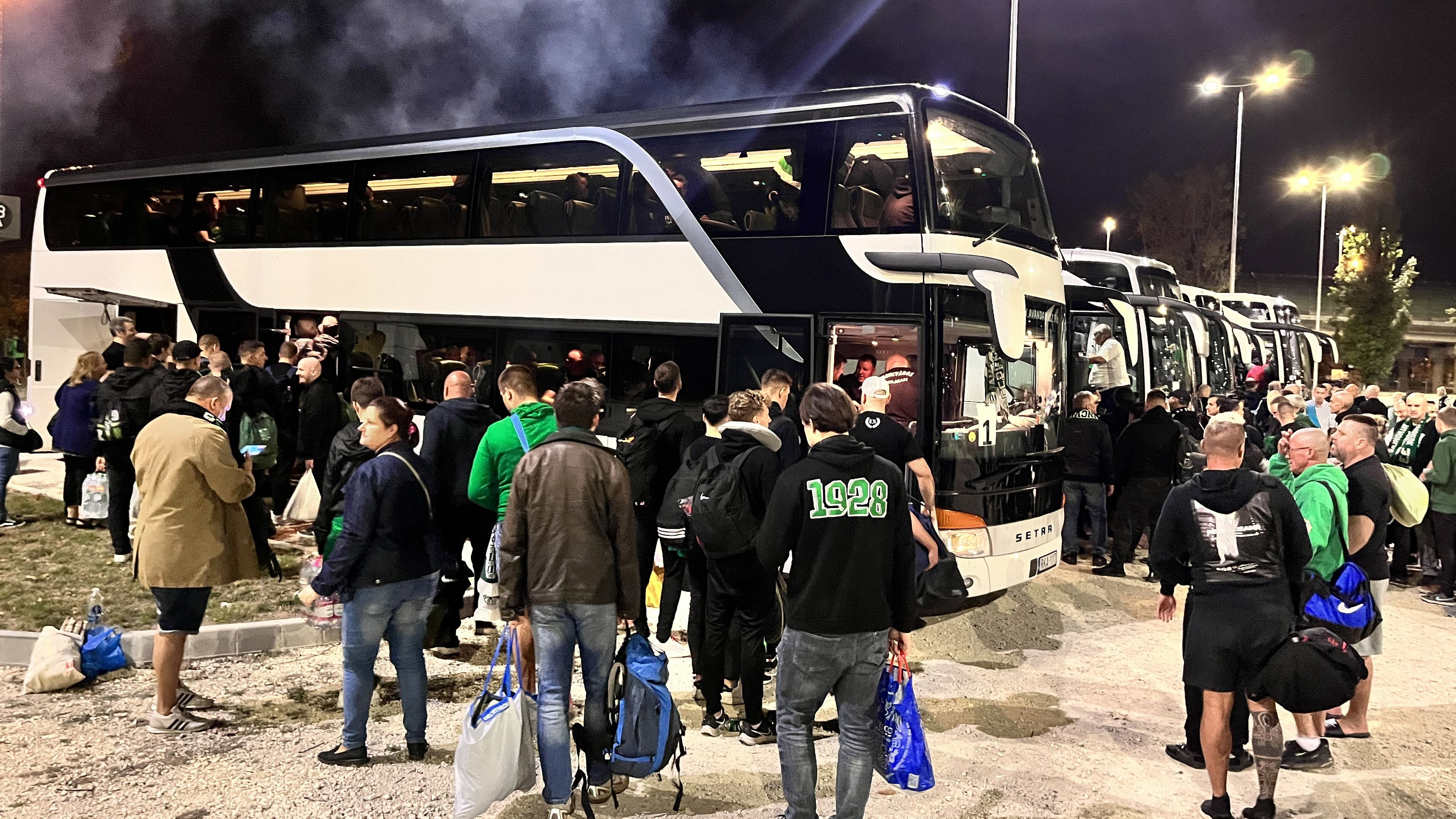 Buszokkal indulnak Firenzébe a zöld-fehér drukkerek