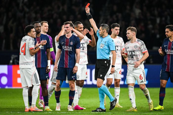 Luis Díaz hiába duplázott, idő előtt hagyta el a pályát