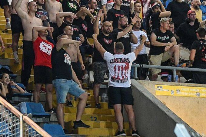 A szurkolók szerint igenis van edzőkérdés (Fotó: dvtk.eu)