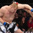 VIDEÓ: ilyen, amikor 120 kiló földet ér – durva kiütés, drámai főmeccs a UFC-gálán