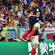 Mbappé és Giroud repítette Franciaországot a negyeddöntőbe Lengyelország ellen