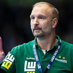 Pofon vágta az ellenfél kapusát a német kézilabdaedző