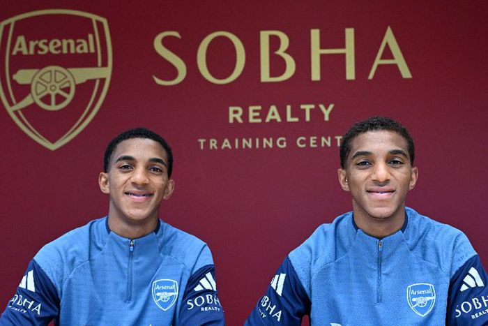 Az Arsenal együttműködik majd az ikrek nevelő egyesületével - Fotó: Arsenal X-oldala