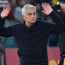 Kőkemény kritika: „Mourinho sosem volt nagy edző, katasztrófa amit a Románál csinál”