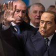 Kórházba kellett szállítani Silvio Berlusconit