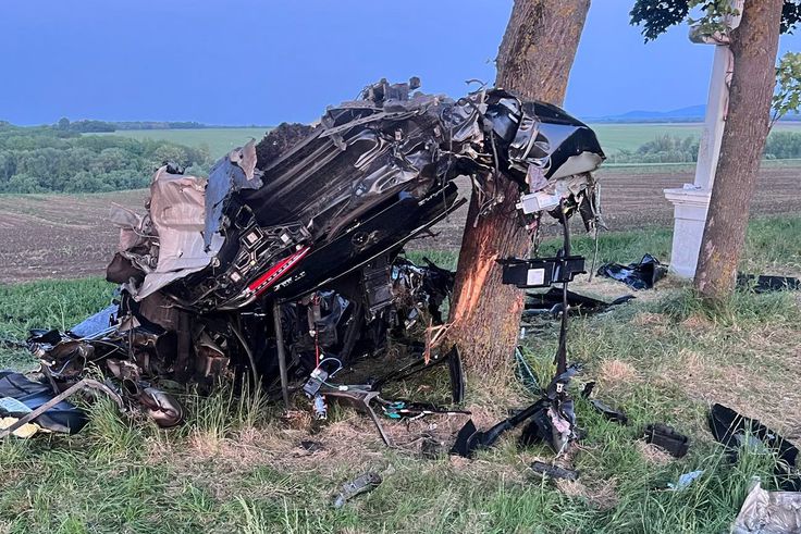 Sokkoló fotók: autóbalesetben hunyt el a magyar testépítő és MMA-harcos