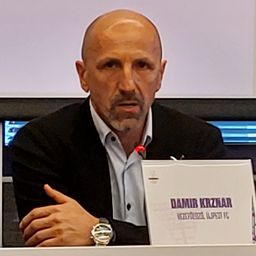 Bemutatta új edzőjét az Újpest