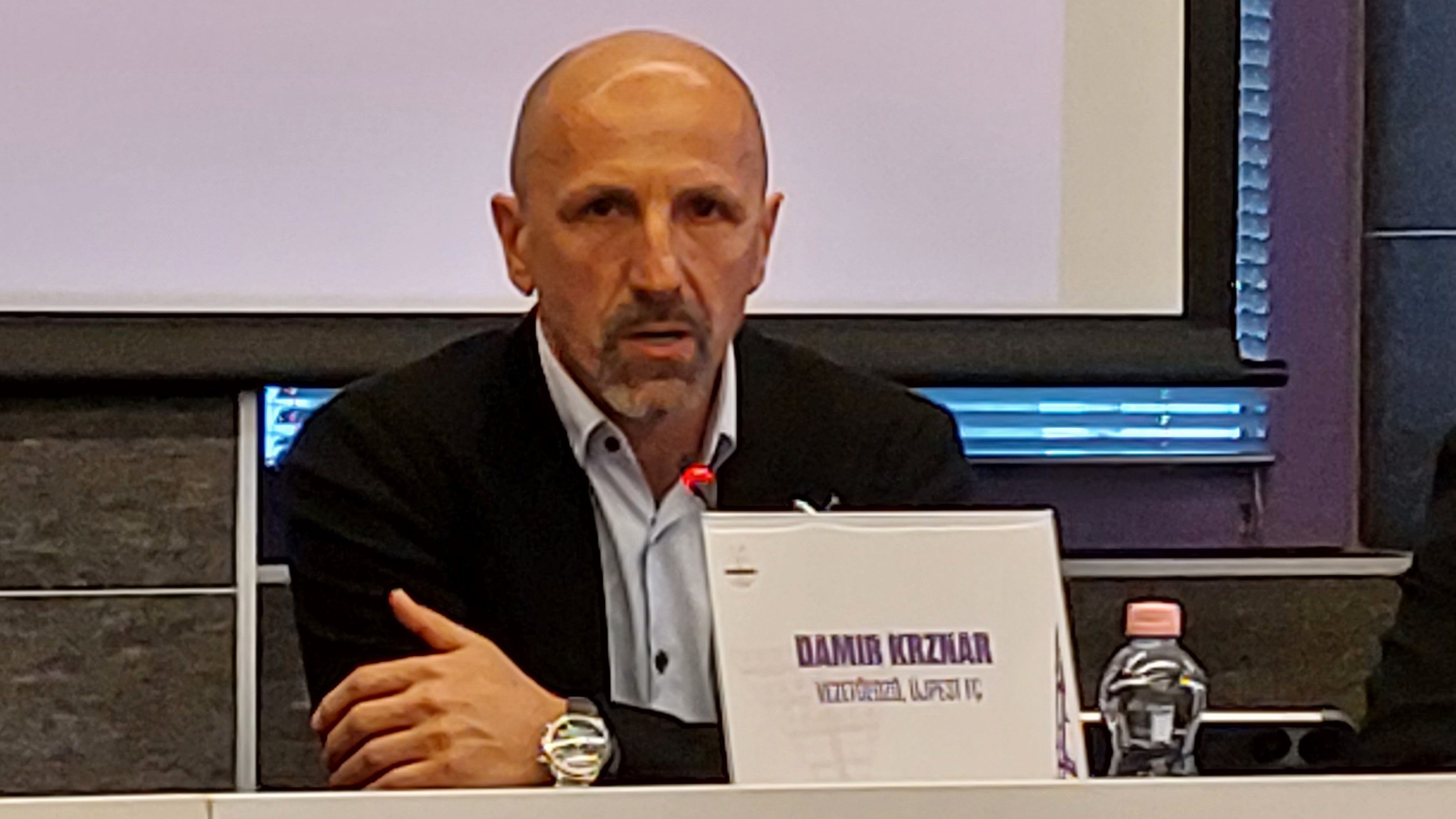 Bemutatta új edzőjét az Újpest