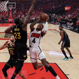 Továbbjutott a Golden State; meglepetés Clevelandben – videóval