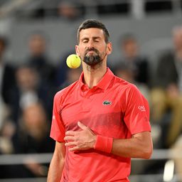 Djokovics Zverevet is legyőzte, 13. elődöntőjére készülhet Párizsban