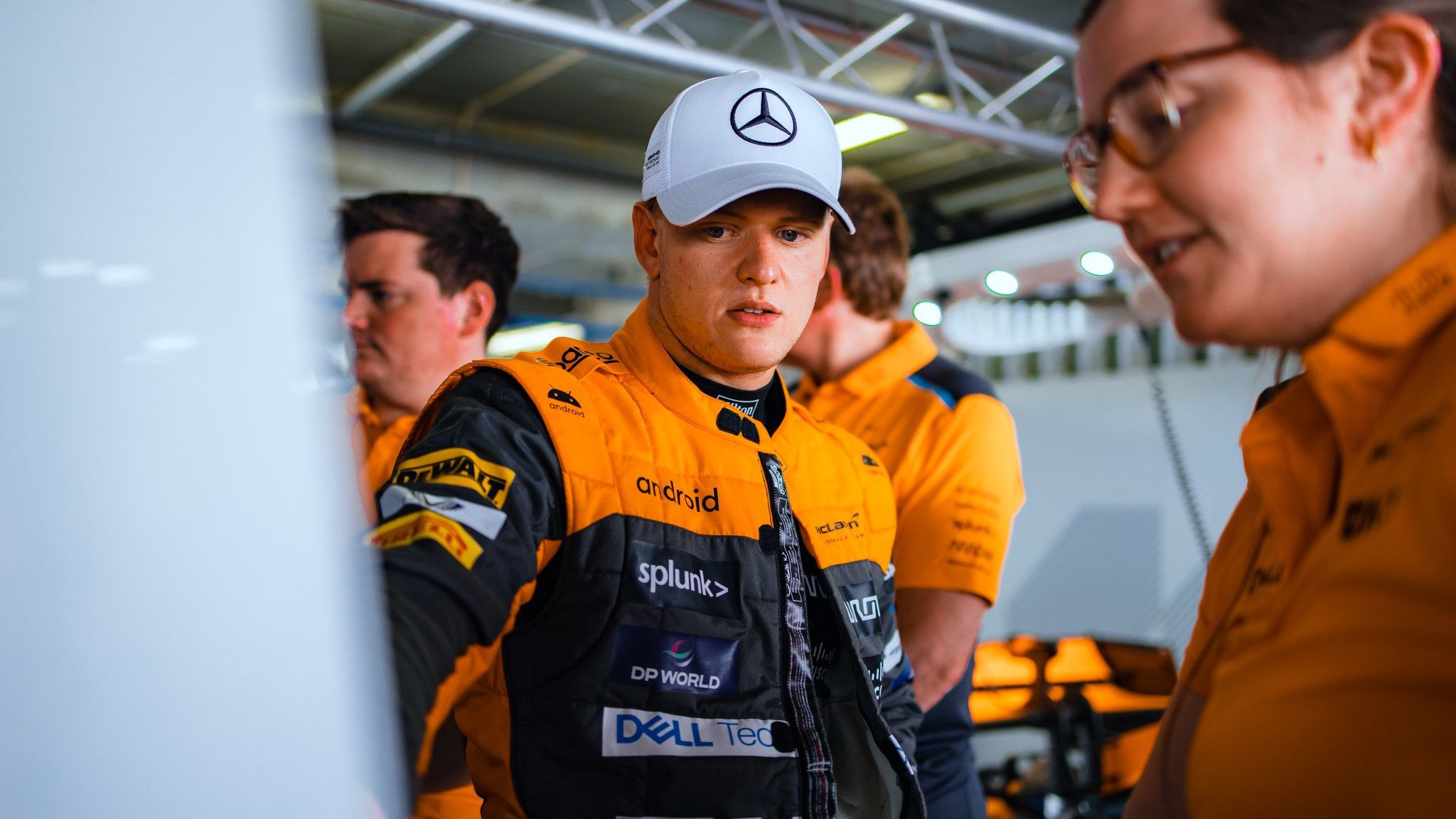 Mick Schumacher ismét F1-es autóba ült, ám ezúttal nem Mercedesbe (Fotó: McLaren/Facebook)