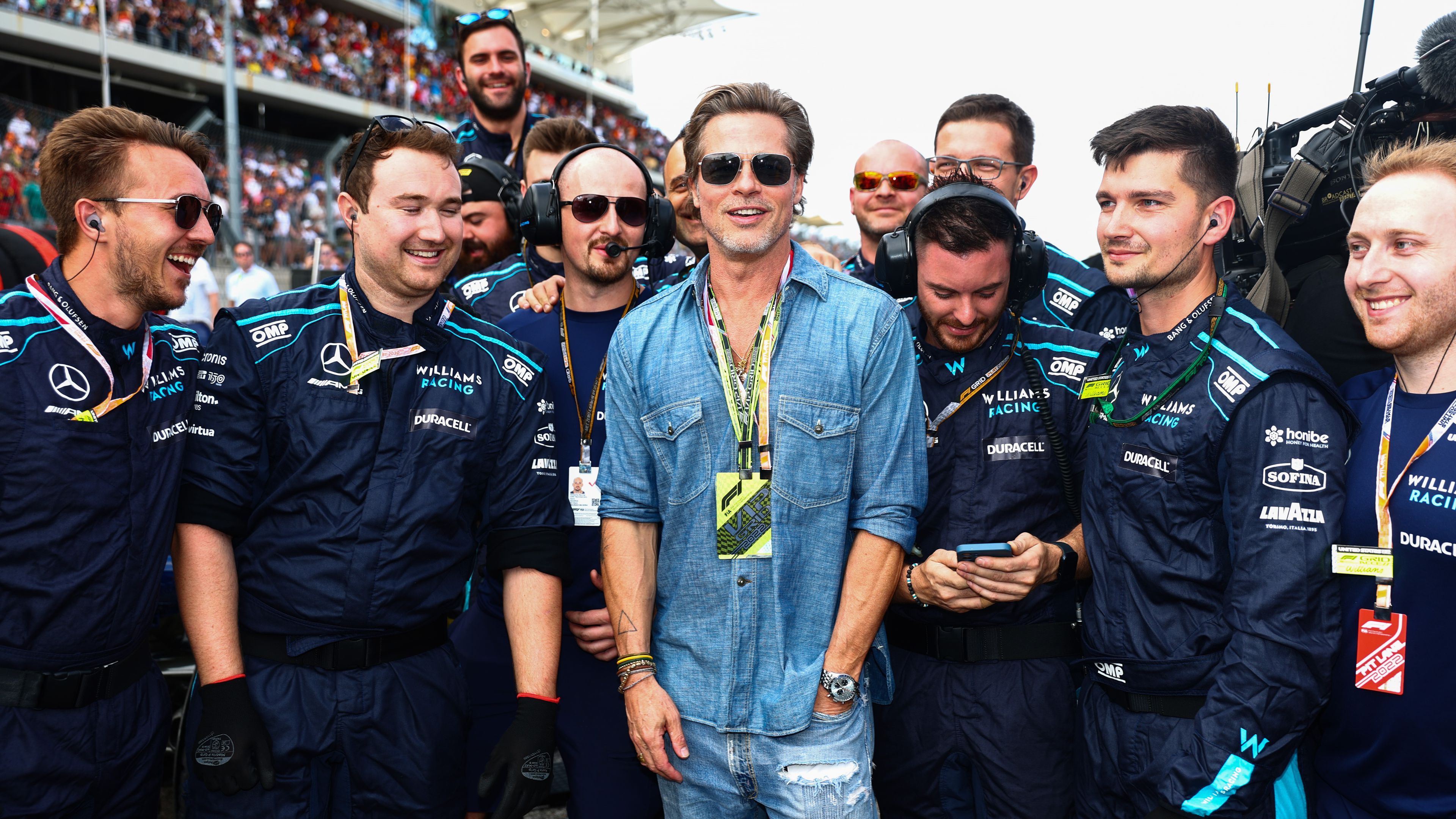 Lewis Hamiltonnak köszönhetően Brad Pitt is vezethet Silverstone-ban