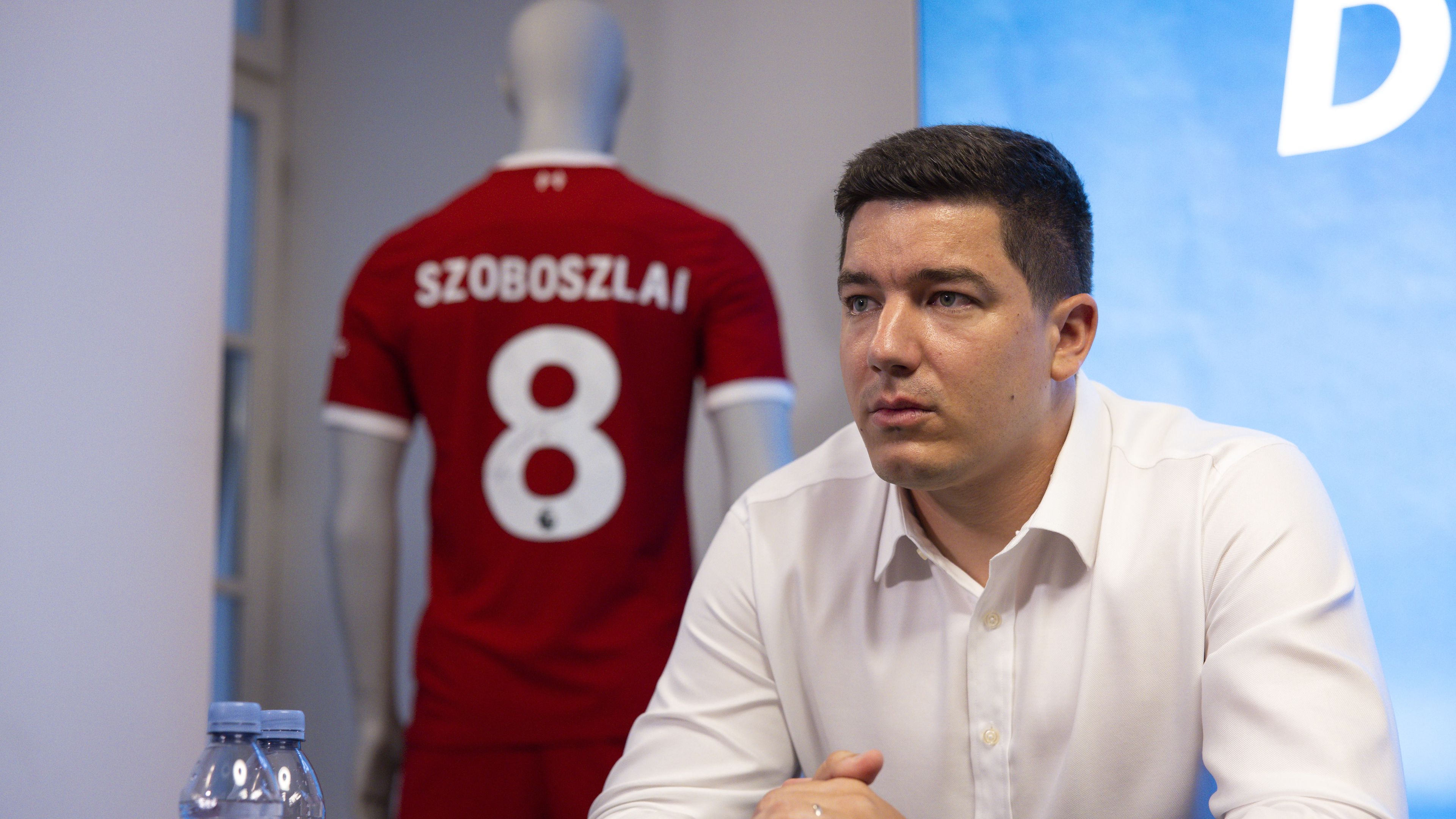 Szoboszlaival kapcsolatban Esterházy Mátyás megjegyezte, tőle és a Liverpooltól is kizárólag pozitív visszajelzések jönnek (Fotó: MTI)