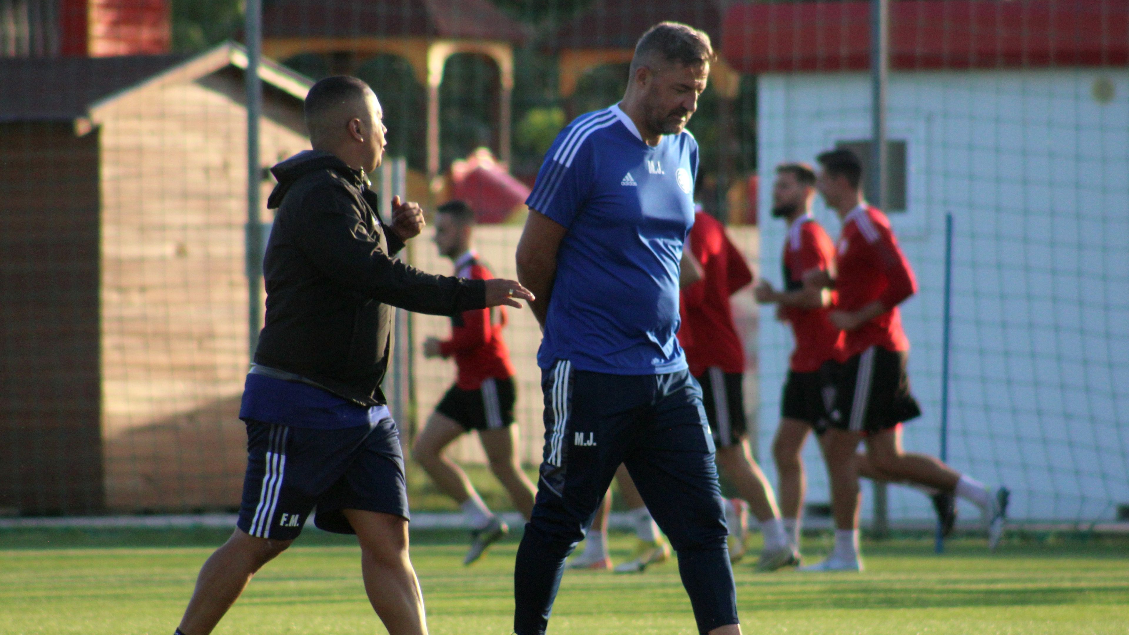Mátyus János és segítője, Felipe Matos már edzést tartott a szabolcsi csapatnál (Fotó: kisvardafc.hu)
