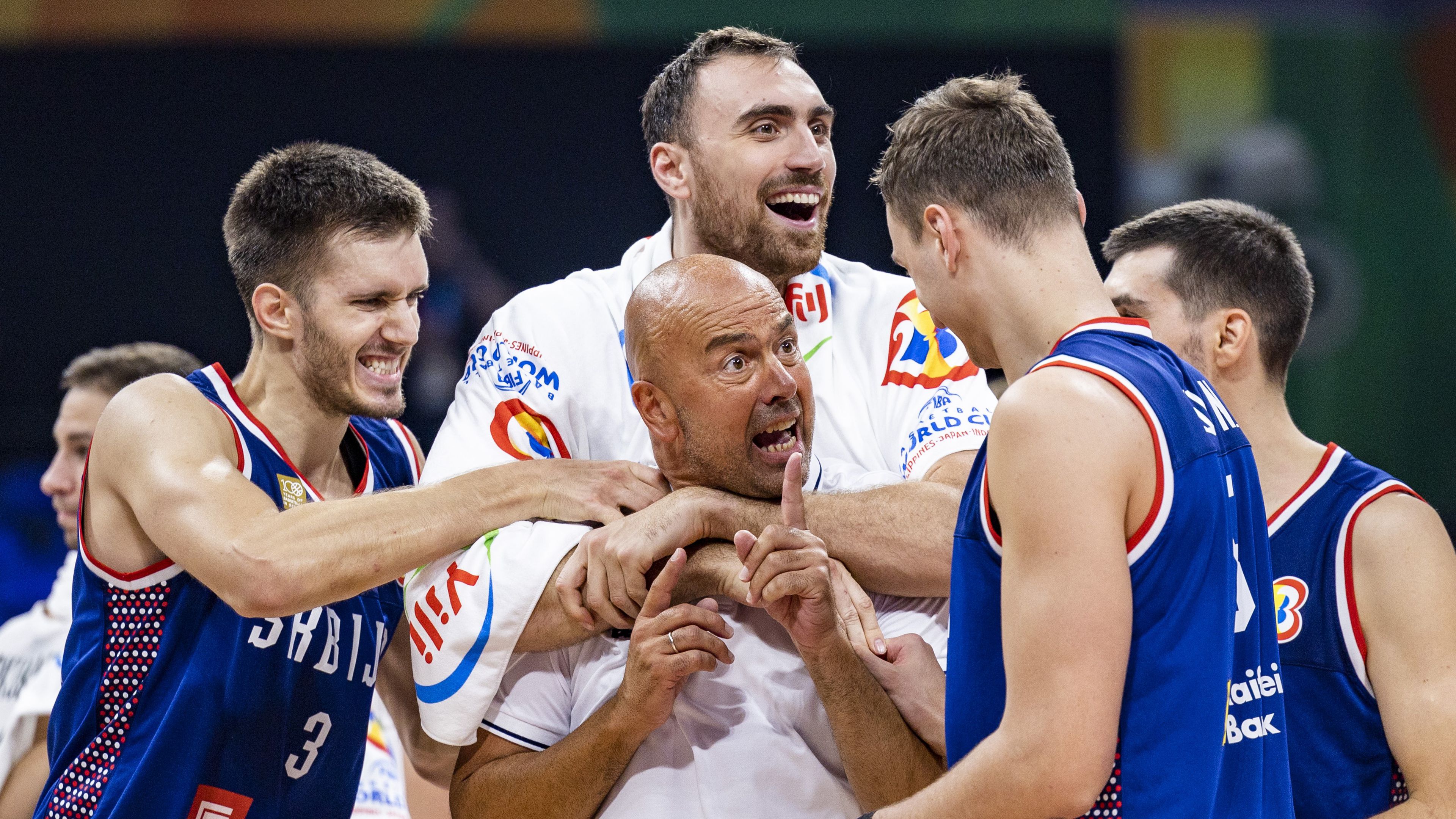 A szerbek bejutottak a férfi kosárlabda-vb elődöntőjébe
