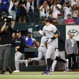 Hatvanegy éves rekordot döntött meg a tengerentúli baseball-liga sztárja