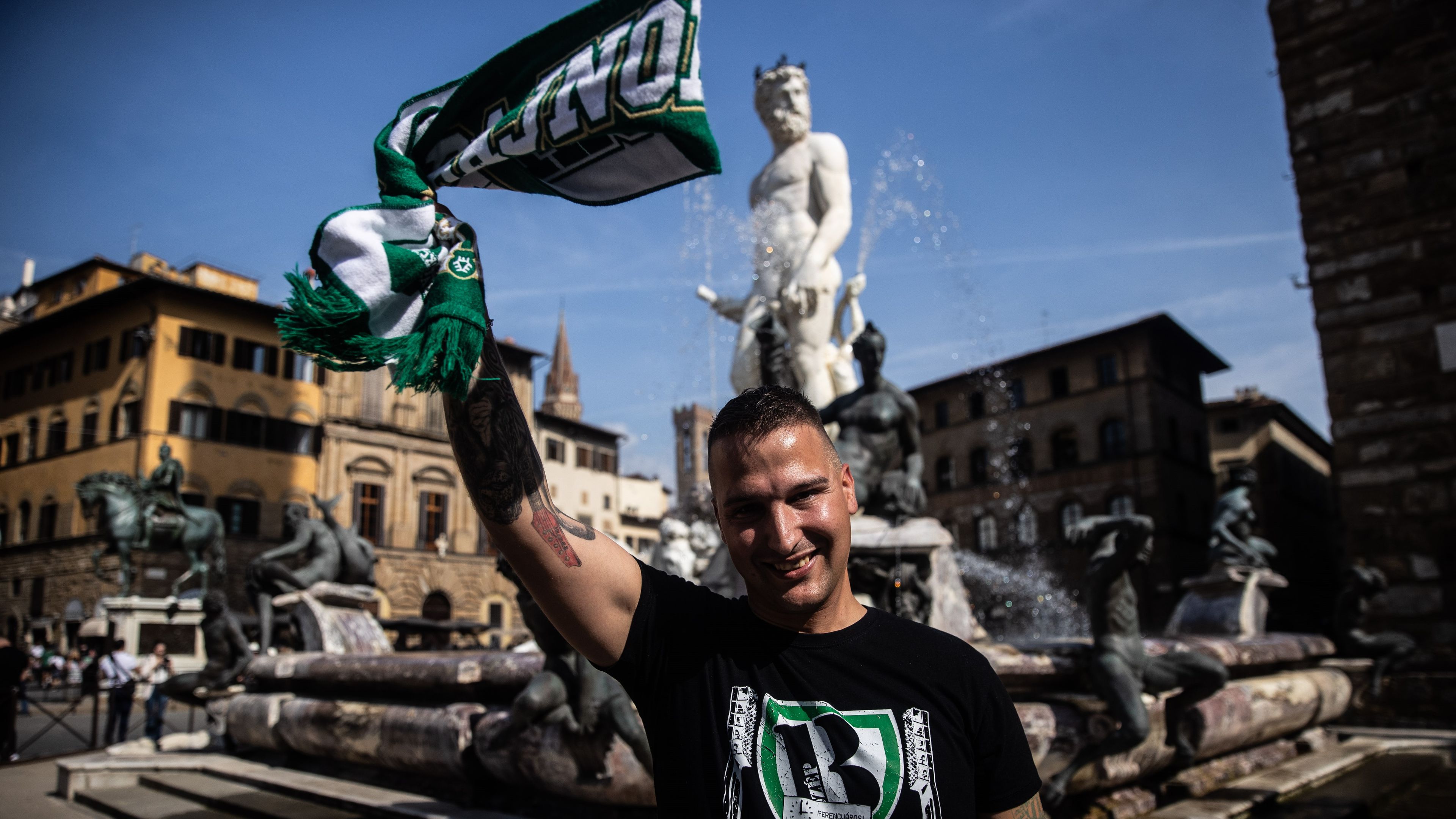 „Kedvesek és örömmel fogadtak bennünket az olaszok” – a Ferencváros szurkolói megérkeztek Firenzébe
