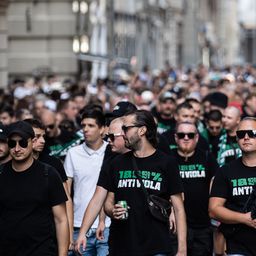 Így vonultak a Ferencváros drukkerei Firenzében – szurkolói videók