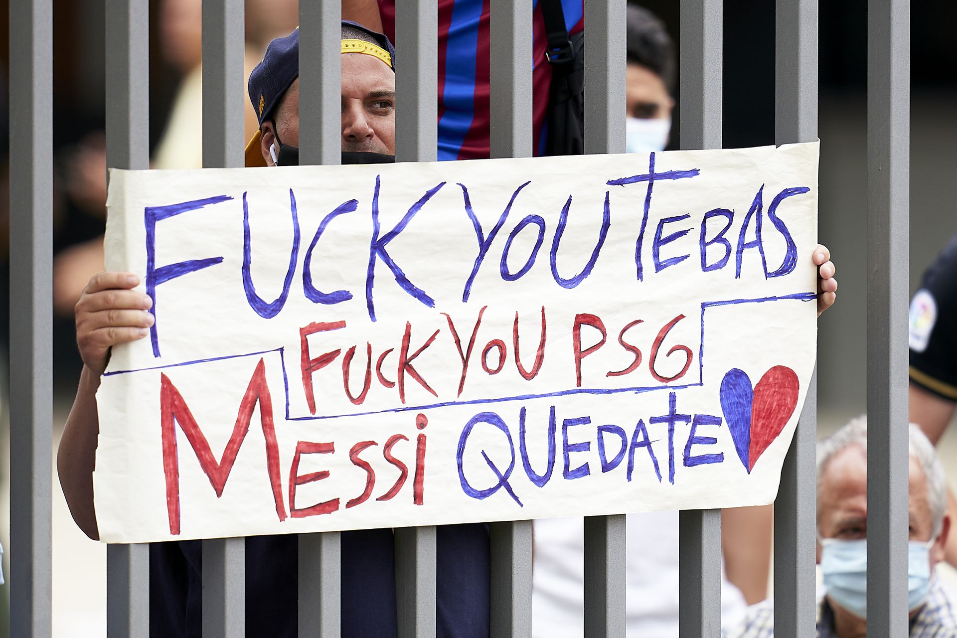 Így búcsúztak akkor a szurkolók Messitől: őt maradásra bíztatták, mindenki mást meg a pokolra kívántak (Fotó: Getty Images)