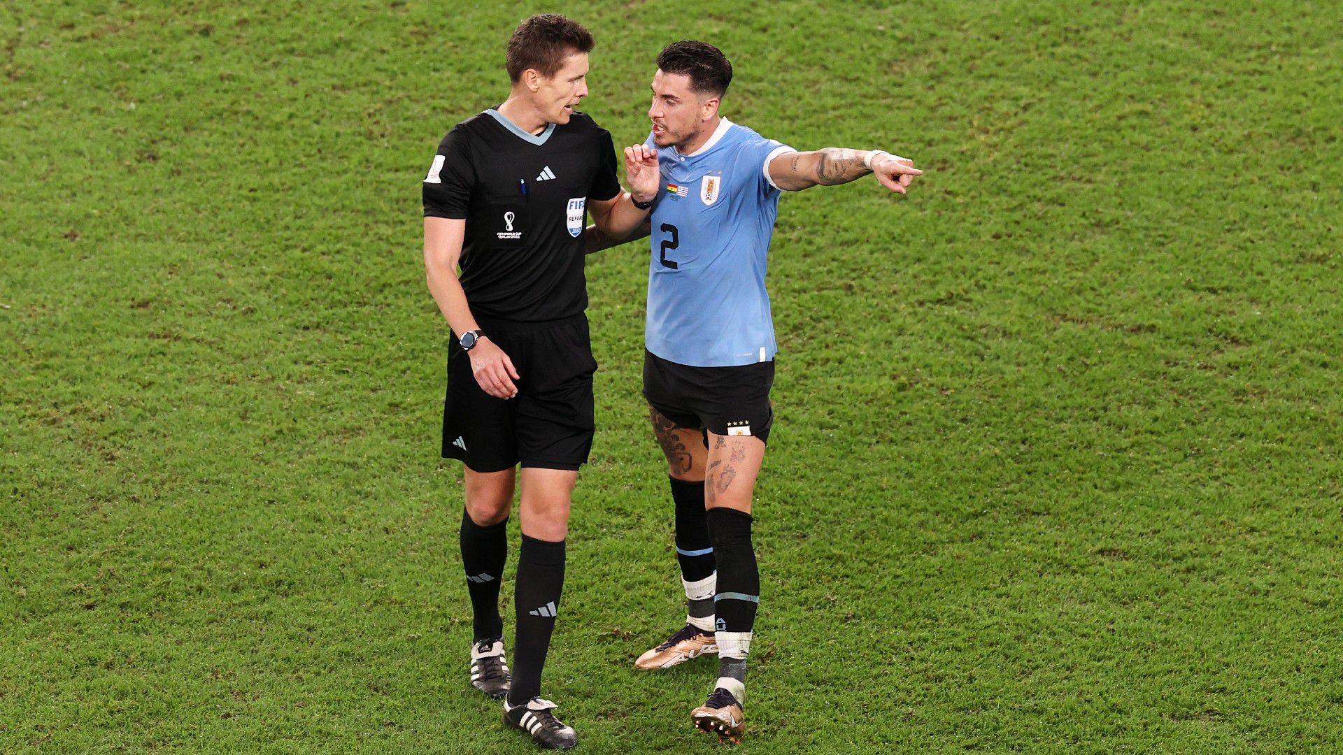 Akár 15 mérkőzéses eltiltást is kaphat az uruguayi válogatott hátvéd