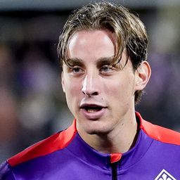 Elhagyhatta az intenzív osztályt a pályán összeesett Fiorentina-játékos