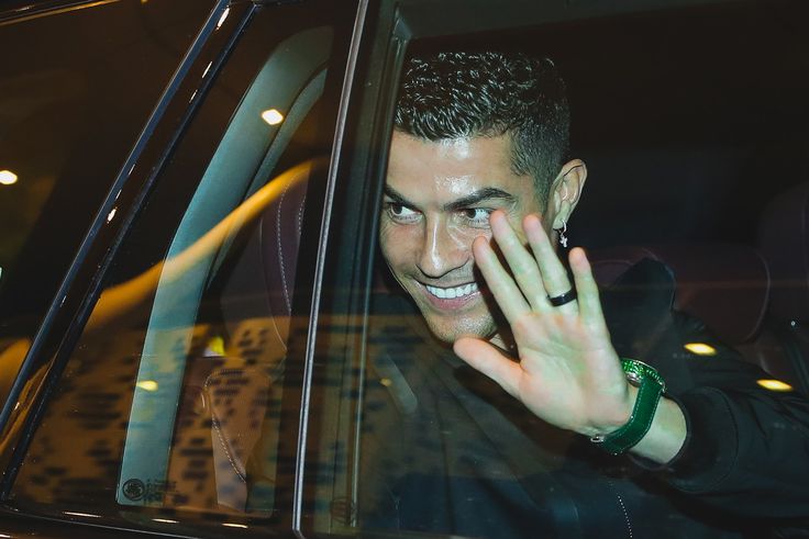 Kirúgta a legjobb barátját Ronaldo; csalással vádolják a Ferencváros edzőjét – délelőtti hírösszefoglaló
