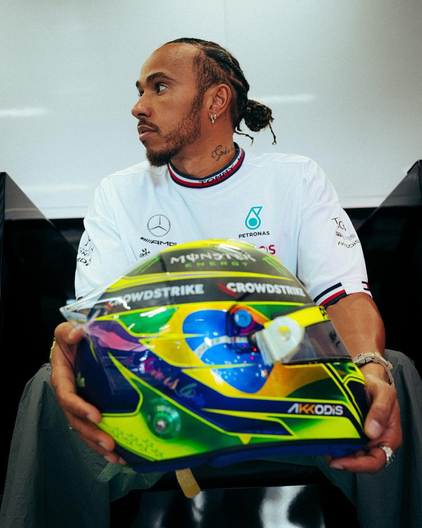 Lewis Hamiltonnak év végéig van szerződése, utána akár le is teheti a pilótasisakot / Fotó: Instagram