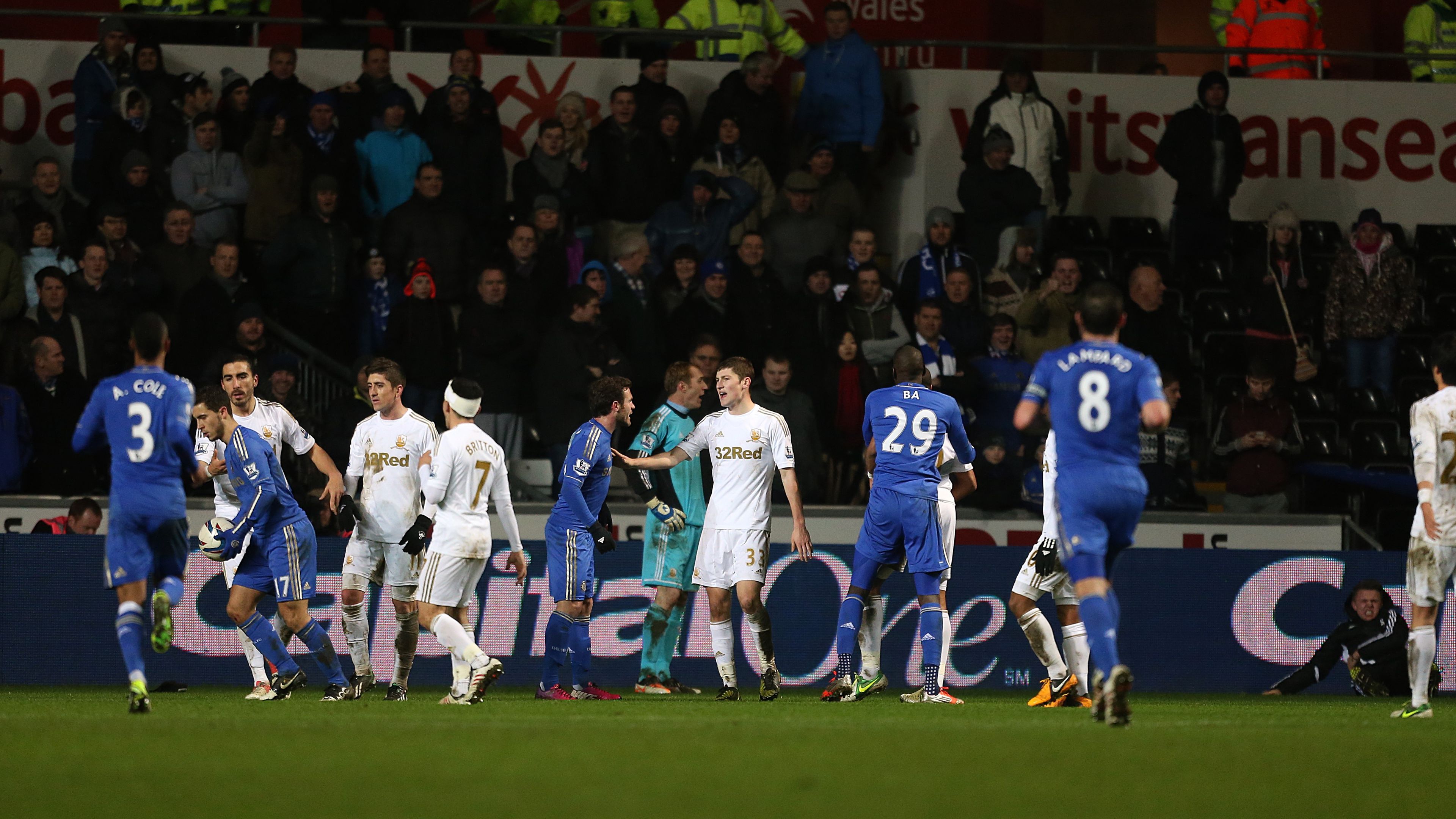 Milliárdos lett a labdaszedő, akit csúnyán megrúgott a Chelsea sztárja – videó