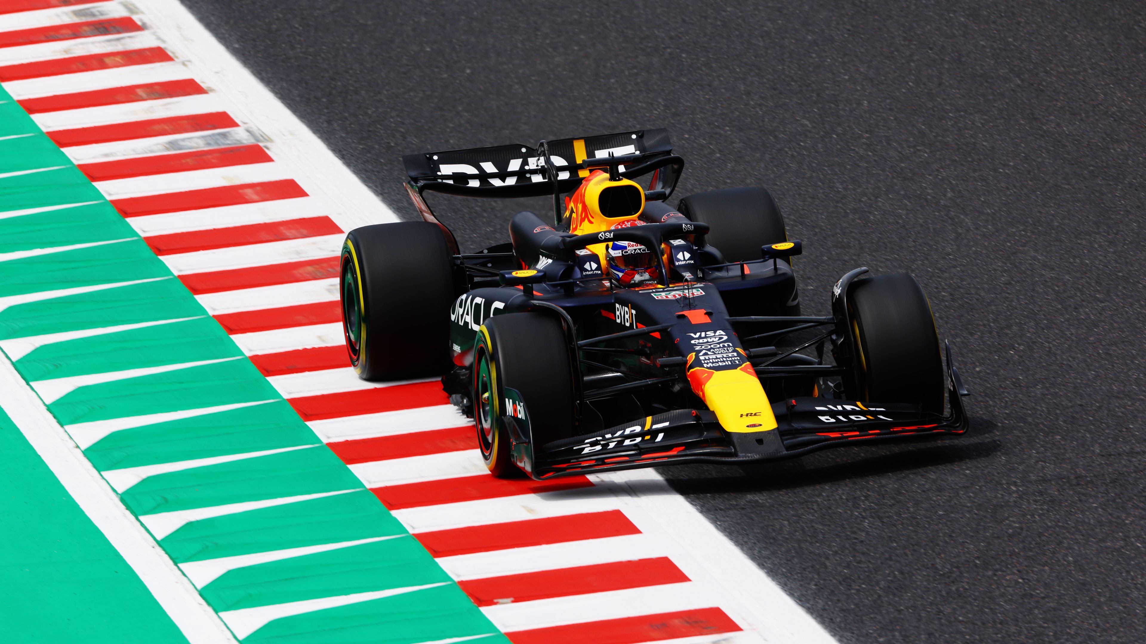 F1-hírek: nem volt kérdés, Max Verstappen zsinórban harmadszor a pole-ban Japánban