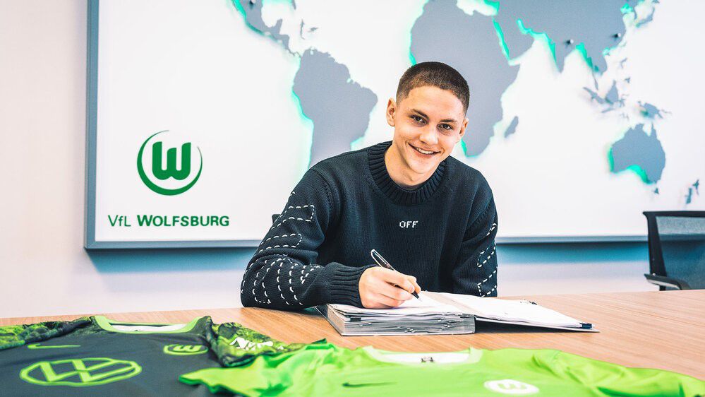 Dárdai Bence szombaton aláírta a szerződését a Wolfsburggal