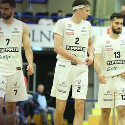 Húszpontos hátrányból fordított, egy lépésre van a döntőtől a Szolnok