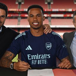 Örülhetnek az Arsenal-szurkolók: hosszabbított a kulcsember