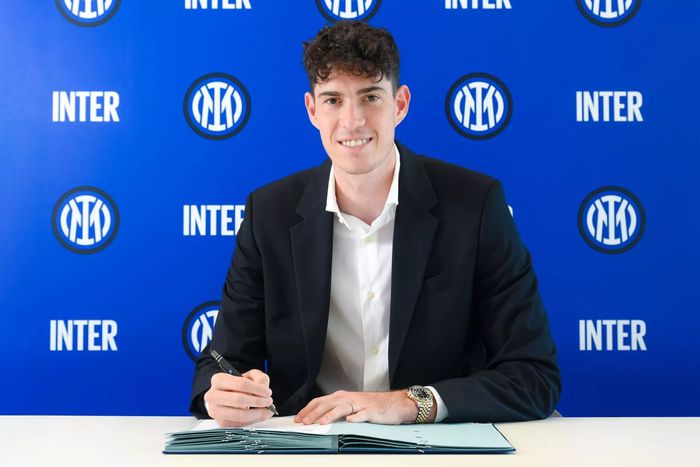 Alessandro Bastoni 2028-ig írt alá