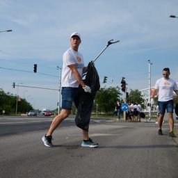 Baji Balázsék szedték a szemetet a vb előtt