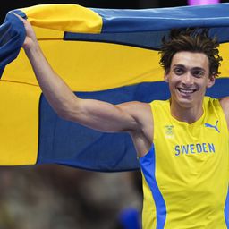 „Nagy a katyvasz most idebent” – a világcsúcsot döntő Duplantis kisebb büntetéssel ünnepli az olimpiai aranyat